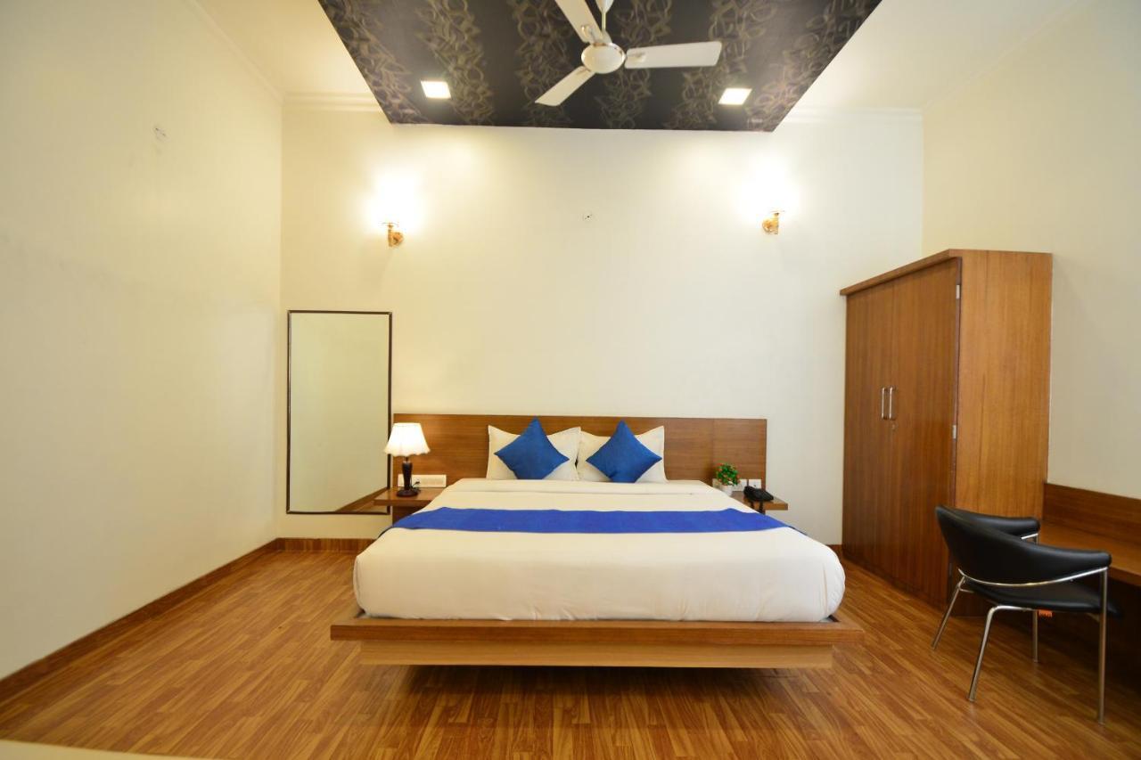 Hotel Sapphire World Jaipur Bagian luar foto